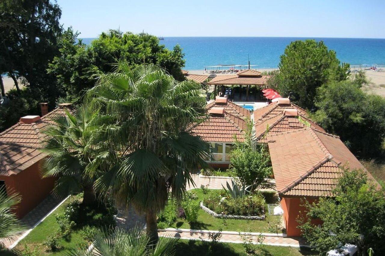 As Queen Beach Hotel Kizilot Exterior photo