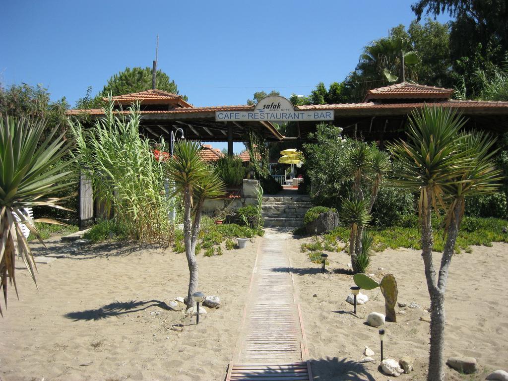 As Queen Beach Hotel Kizilot Exterior photo