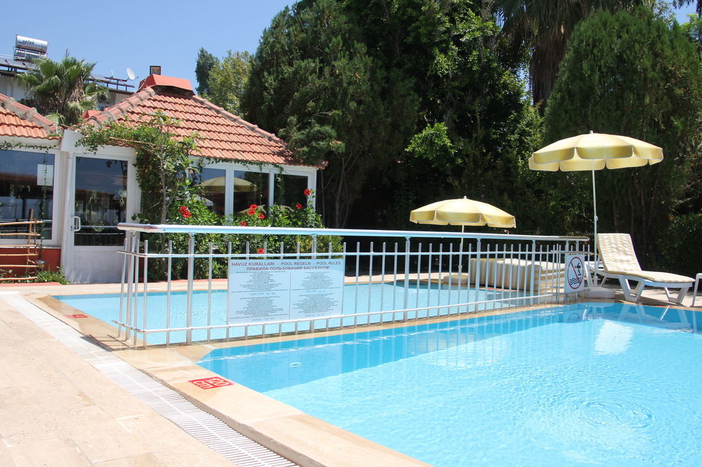 As Queen Beach Hotel Kizilot Exterior photo